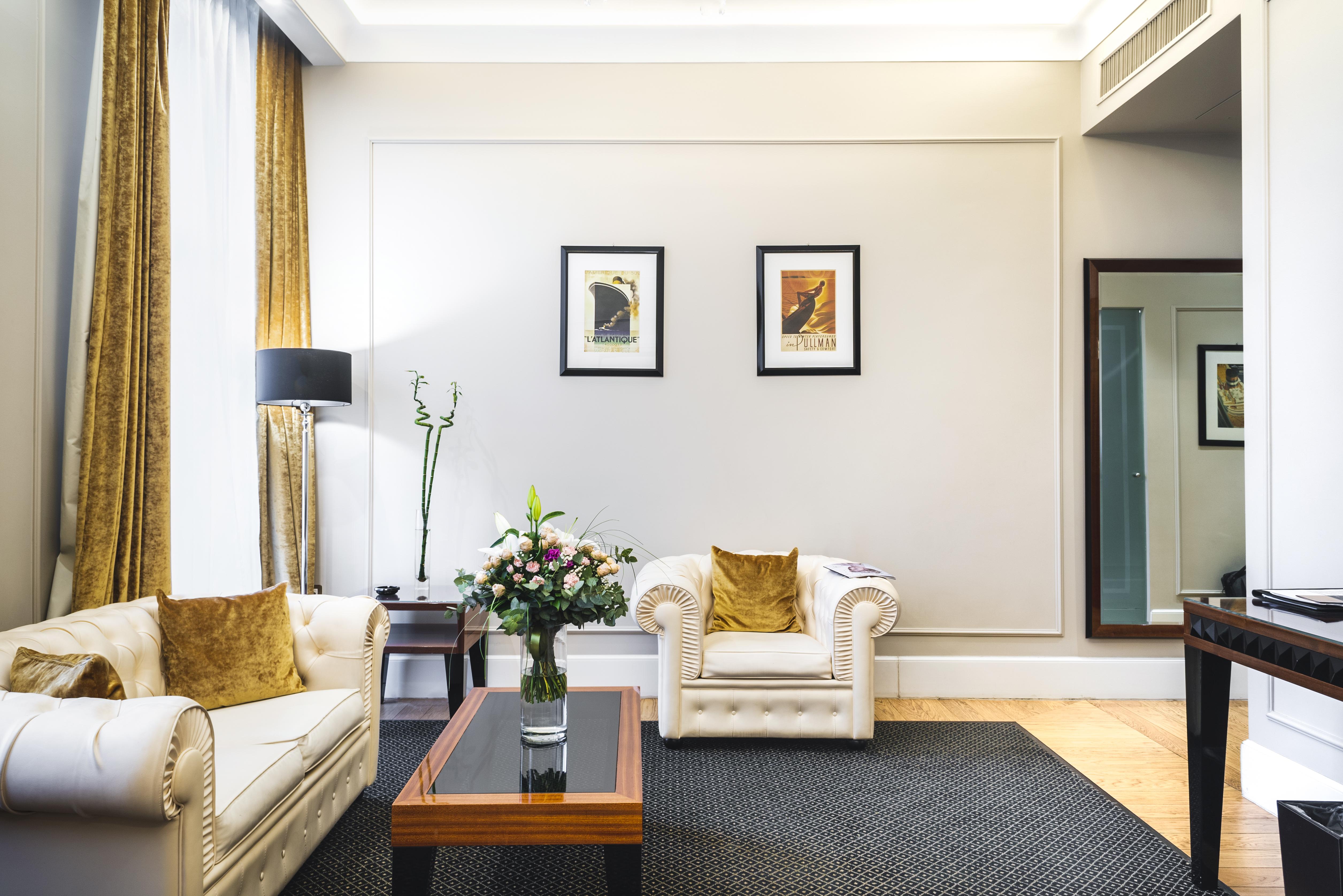 Grand Hotel Yerevan - Small Luxury Hotels Of The World Eksteriør bilde The Drawing Room at The Albany