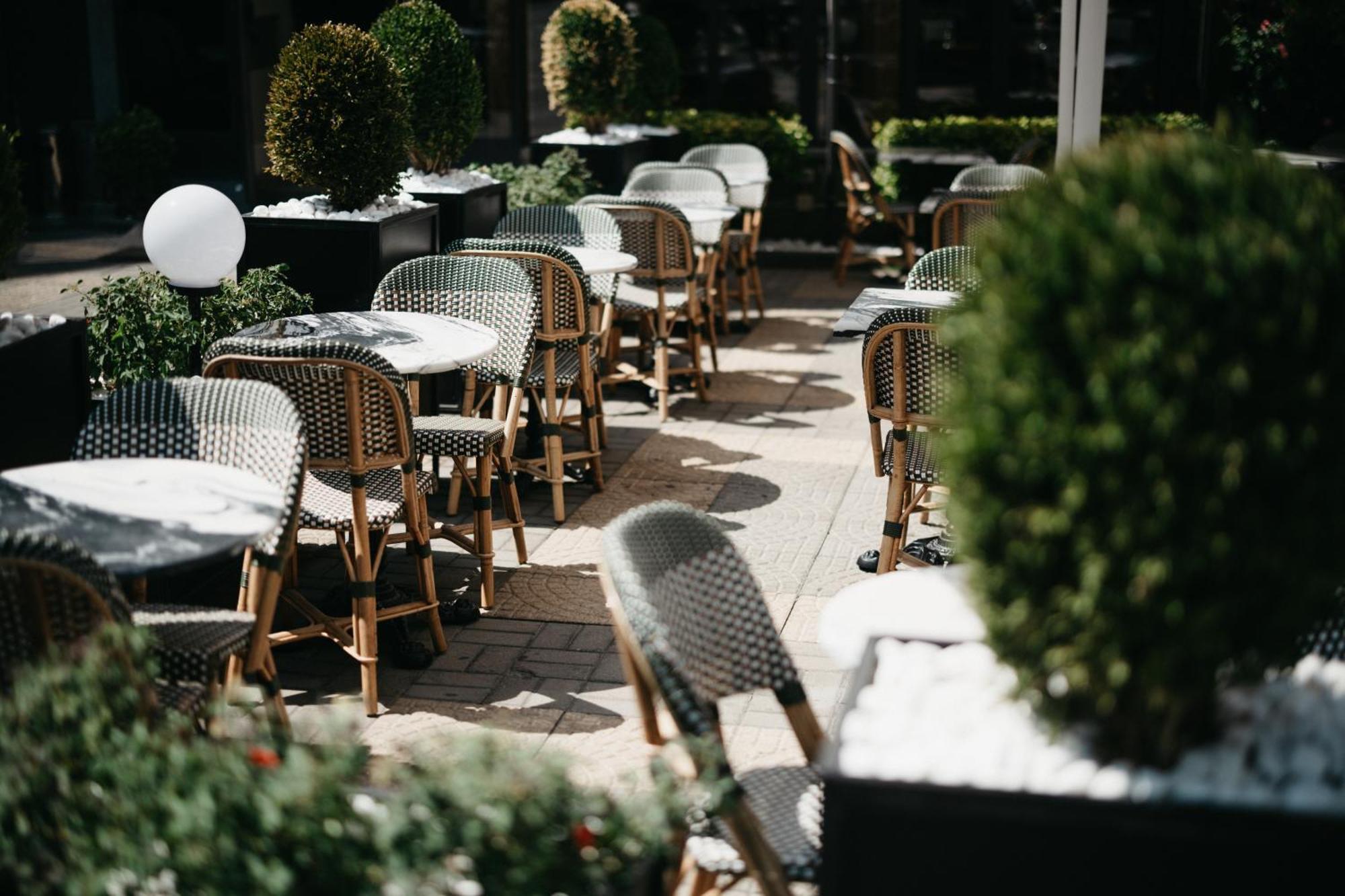 Grand Hotel Yerevan - Small Luxury Hotels Of The World Eksteriør bilde The Terrace at The Ivy Collection