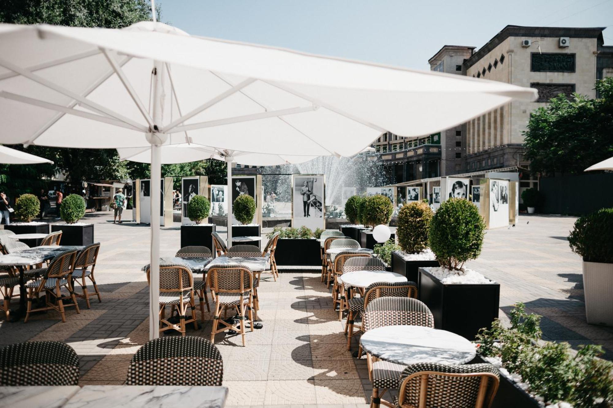 Grand Hotel Yerevan - Small Luxury Hotels Of The World Eksteriør bilde The Square