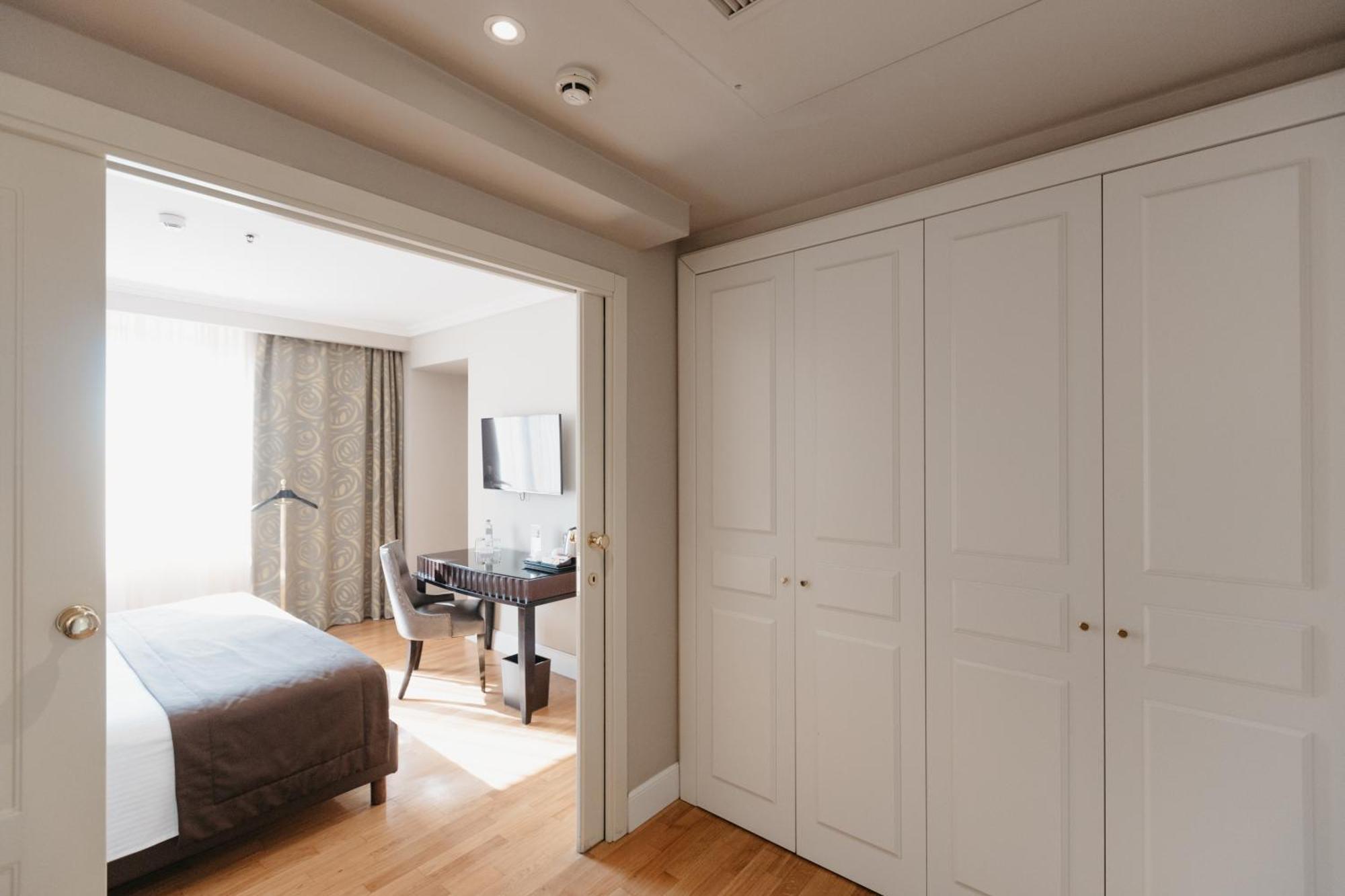 Grand Hotel Yerevan - Small Luxury Hotels Of The World Eksteriør bilde